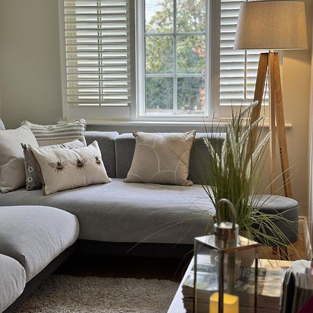 'Bramley Fall Cottage' ' On Site Ev Point - Attached Cottage,3 Separate Bedrooms -1 On Ground Level, Sleeps 6, 2 Bathrooms, Sandy Wittering Beach 8Min Drive, Rural Location, Child Friendly, Small Breed Dog Friendly, Private Parking Chichester Zewnętrze zdjęcie