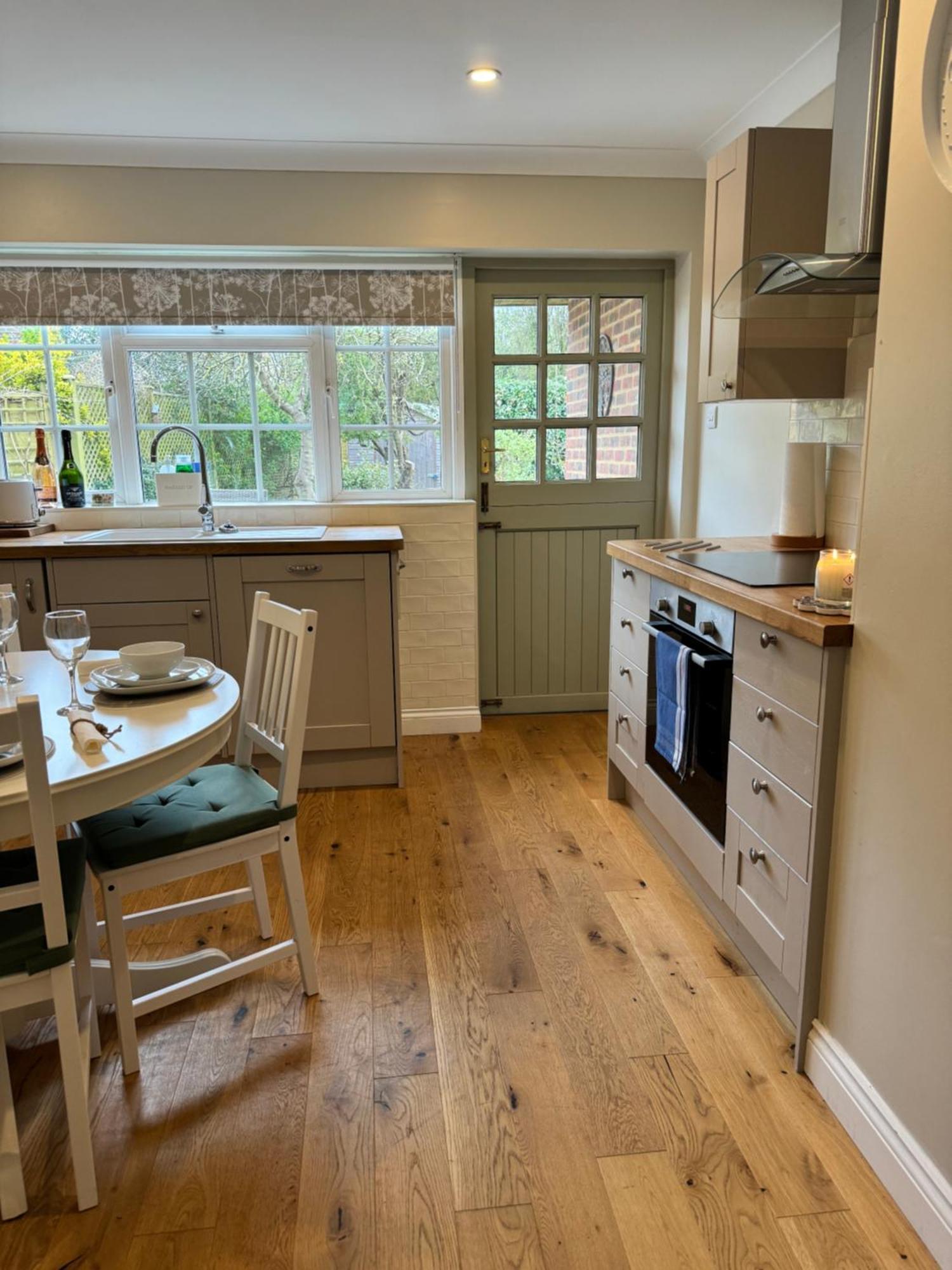 'Bramley Fall Cottage' ' On Site Ev Point - Attached Cottage,3 Separate Bedrooms -1 On Ground Level, Sleeps 6, 2 Bathrooms, Sandy Wittering Beach 8Min Drive, Rural Location, Child Friendly, Small Breed Dog Friendly, Private Parking Chichester Zewnętrze zdjęcie